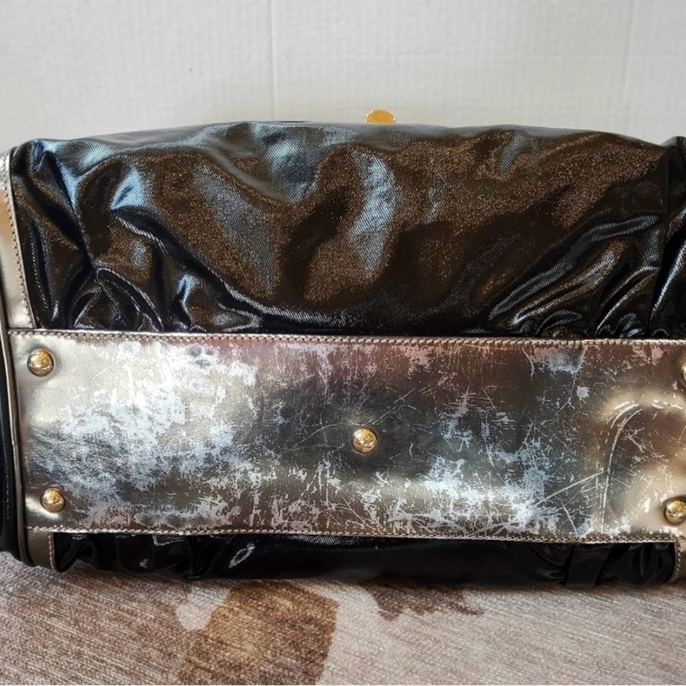 Gucci Black and Gold Satchel with Classic Design - Picture 12 of 16